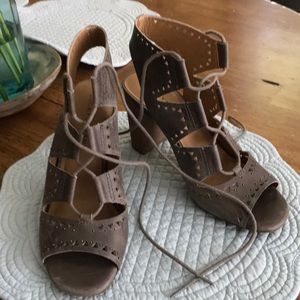 Lucky Brand Tafia Stacked Heel